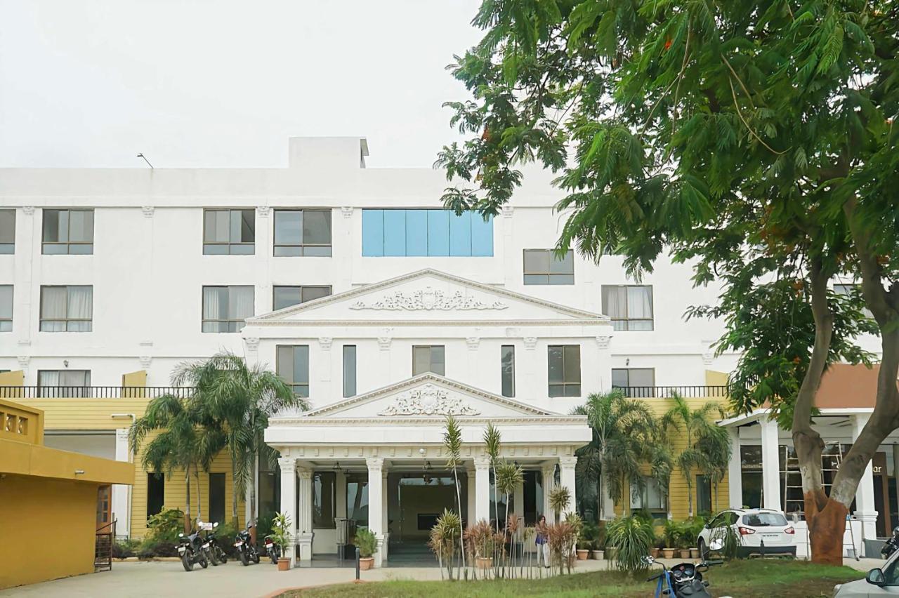 Collection O Sanskruti Resort Shirdi Buitenkant foto